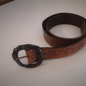 Ladies Made in Canada Size Large Heavy Genuine Leather Brown Belt